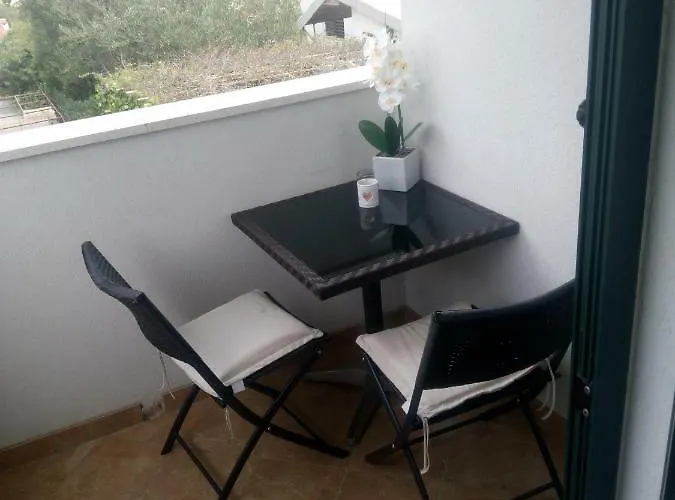 Lomar Apartmán *