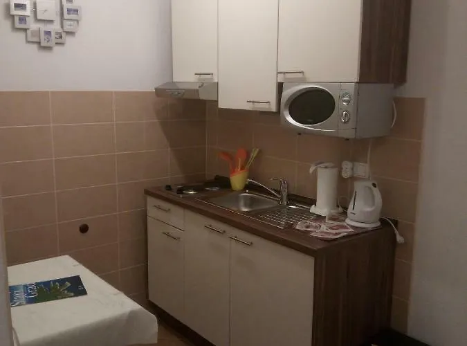 Lomar Apartmán *