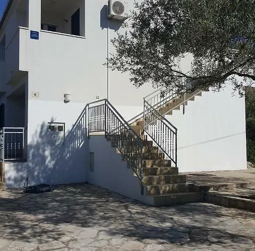 Lomar * Stari Grad (Hvar)