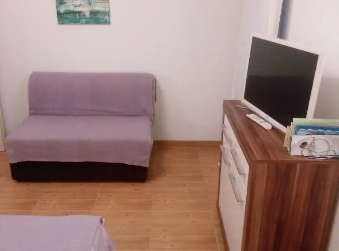 Apartman Lomar *