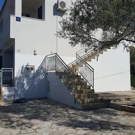 Lomar * Stari Grad (Hvar)