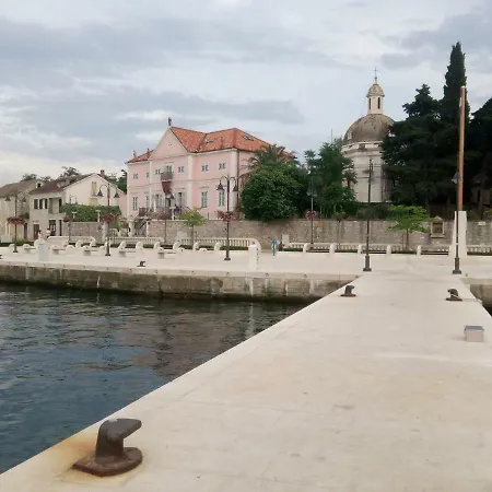 Lomar Apartman
